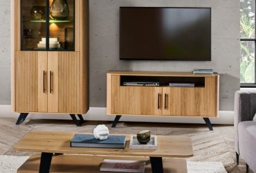 Meble z drewna naturalnego – dlaczego warto zainwestować w ten materiał?
