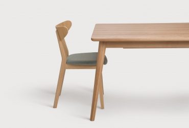 Krzesła Paged – solidne dębowe i bukowe modele do Twojego wnętrza